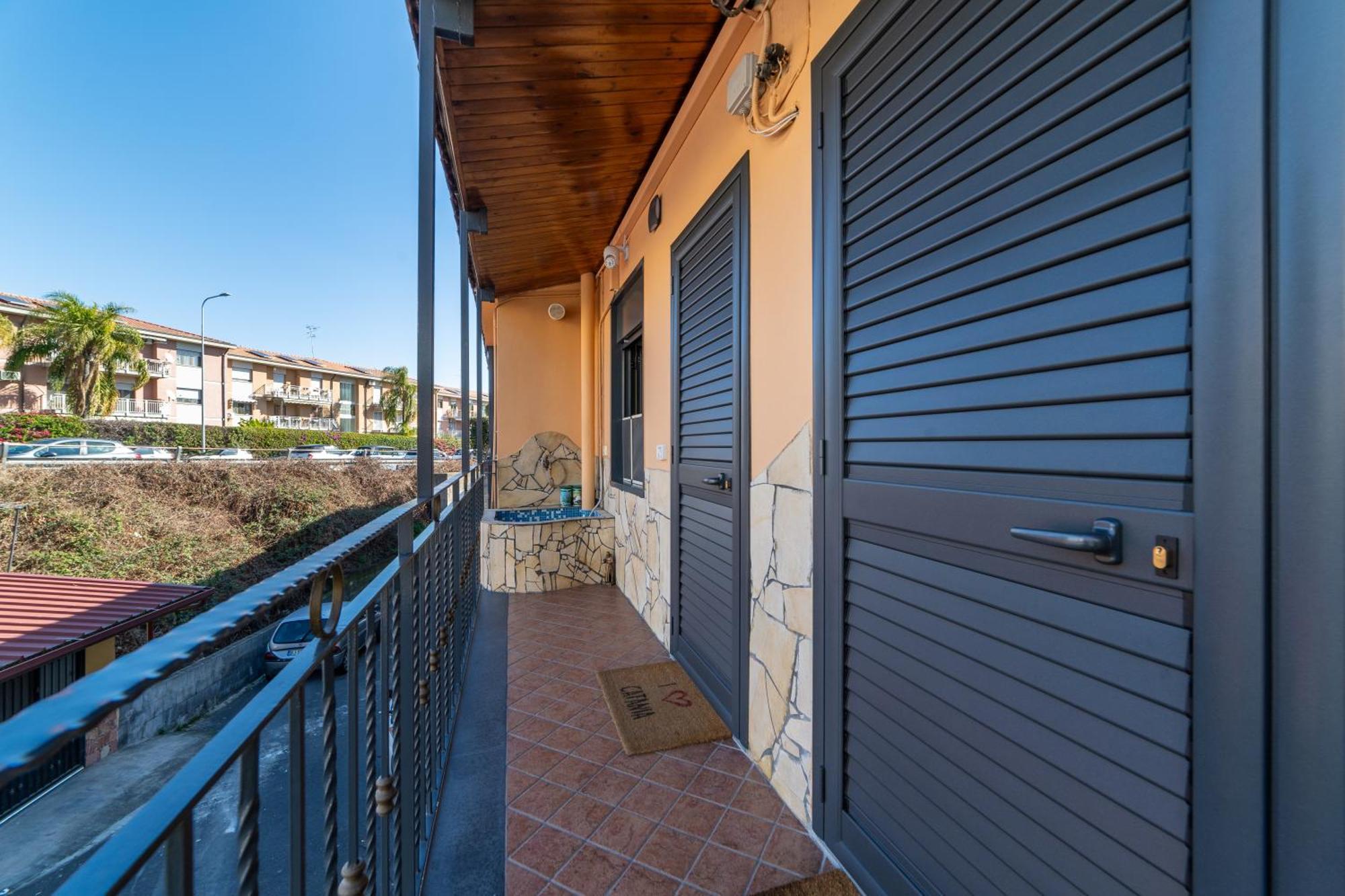 Casa La Scivola Apartment Catania Bagian luar foto