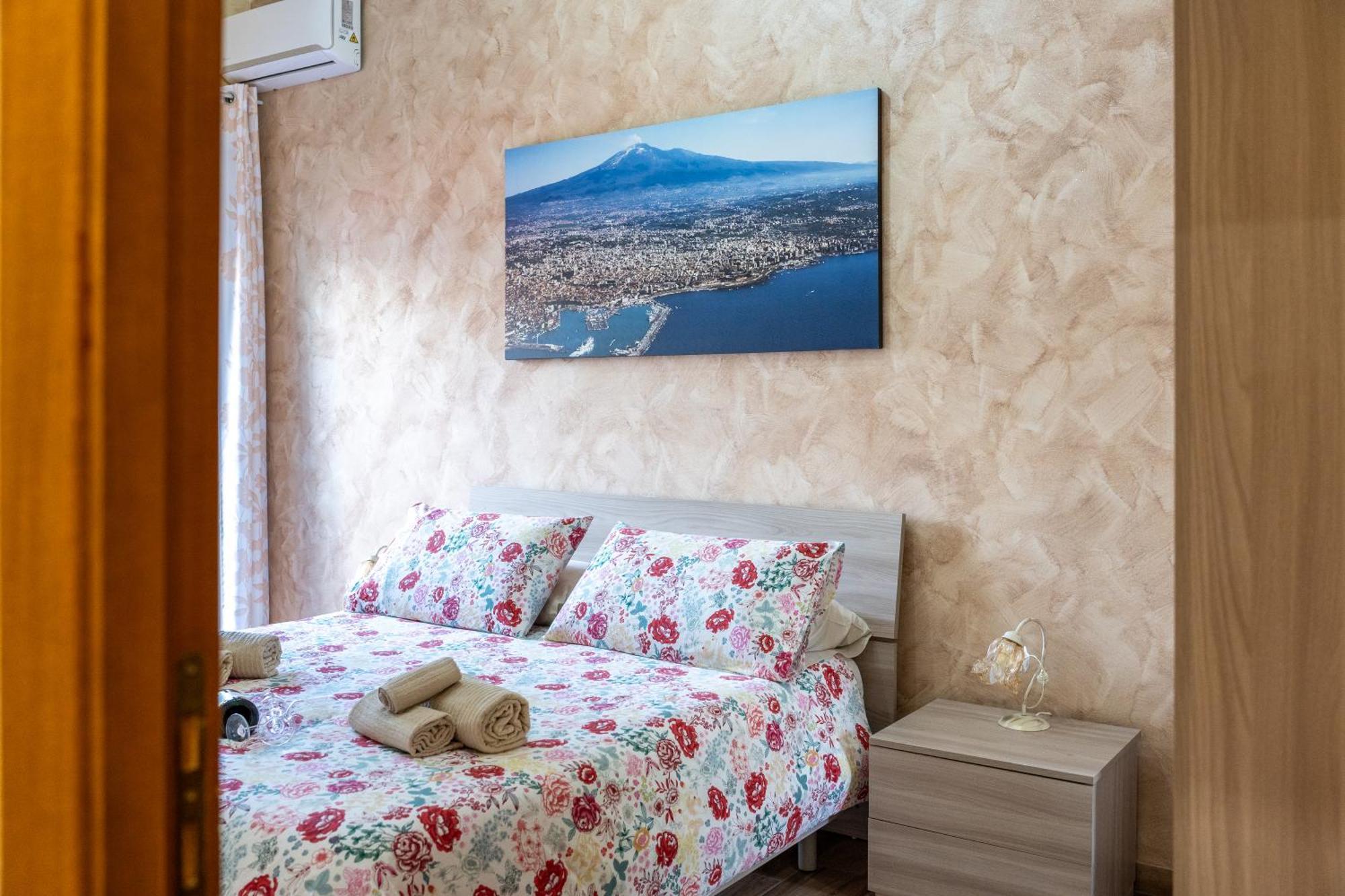 Casa La Scivola Apartment Catania Bagian luar foto